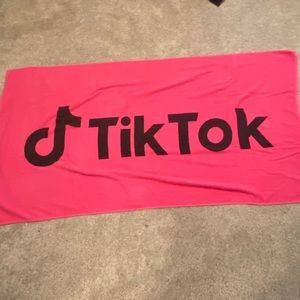 COPY - TikTok pink and black beach towel